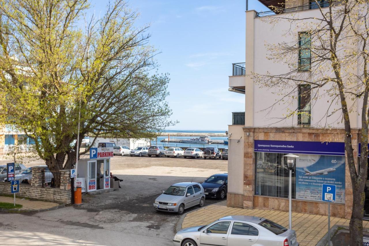 Guest House Desi - Къща За Гости Деси Baltjik Exteriör bild
